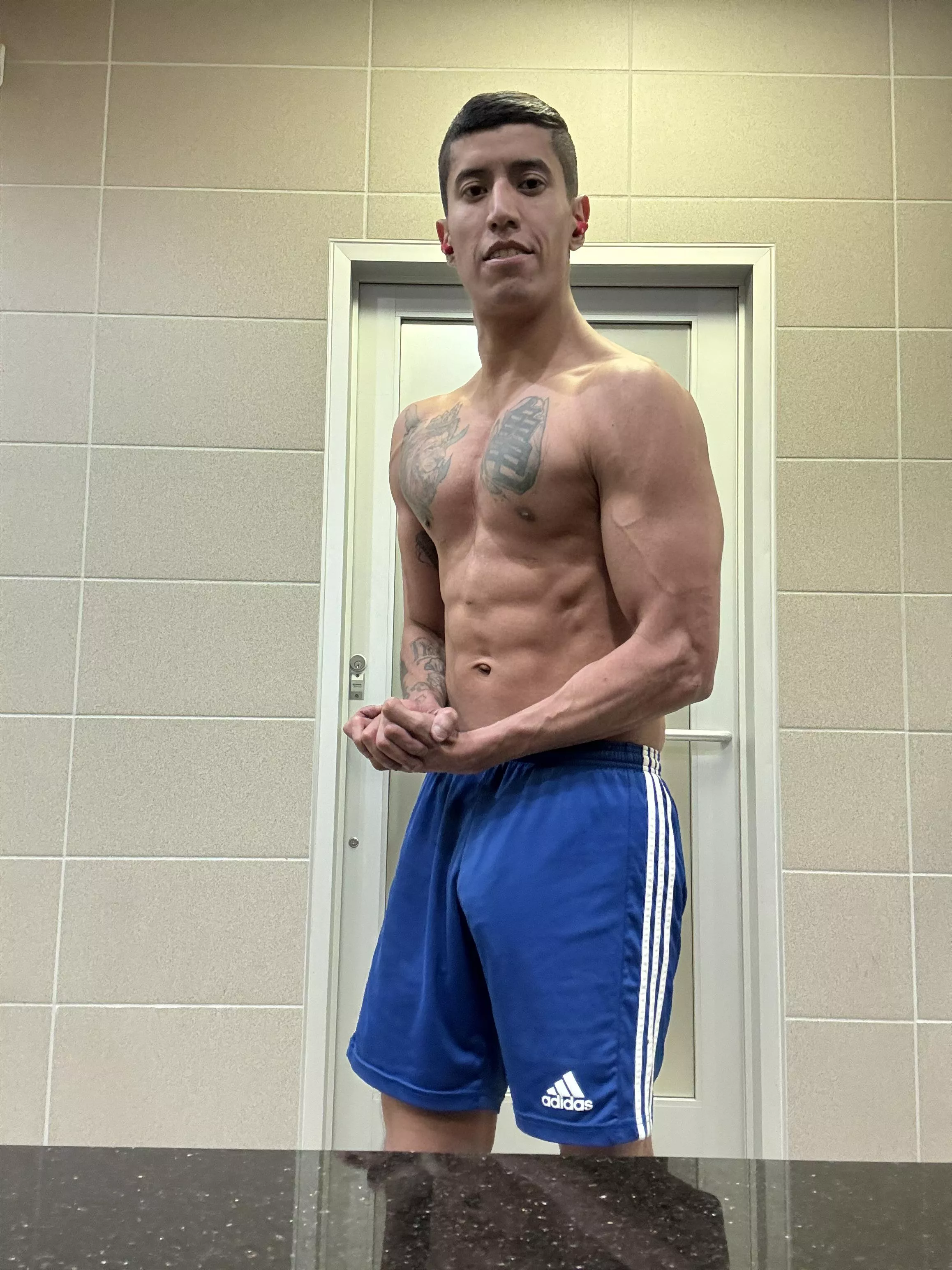 30[m4f] I love to eat pussy for my pleasure . Also like bbws. Would love a consistent fwb