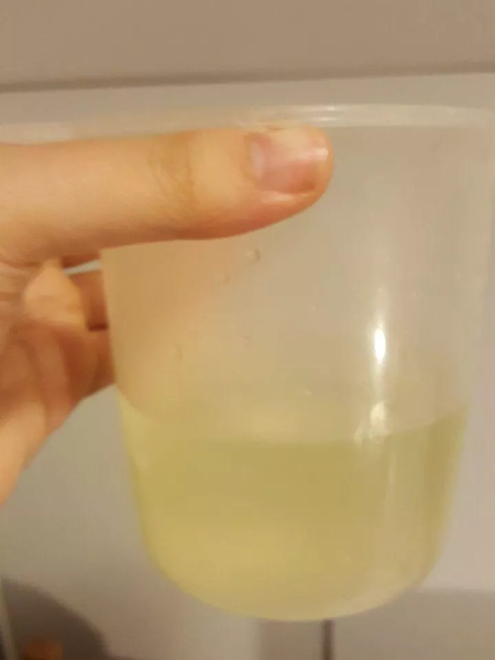 [34] Bicurious dad, who wants to taste my piss?