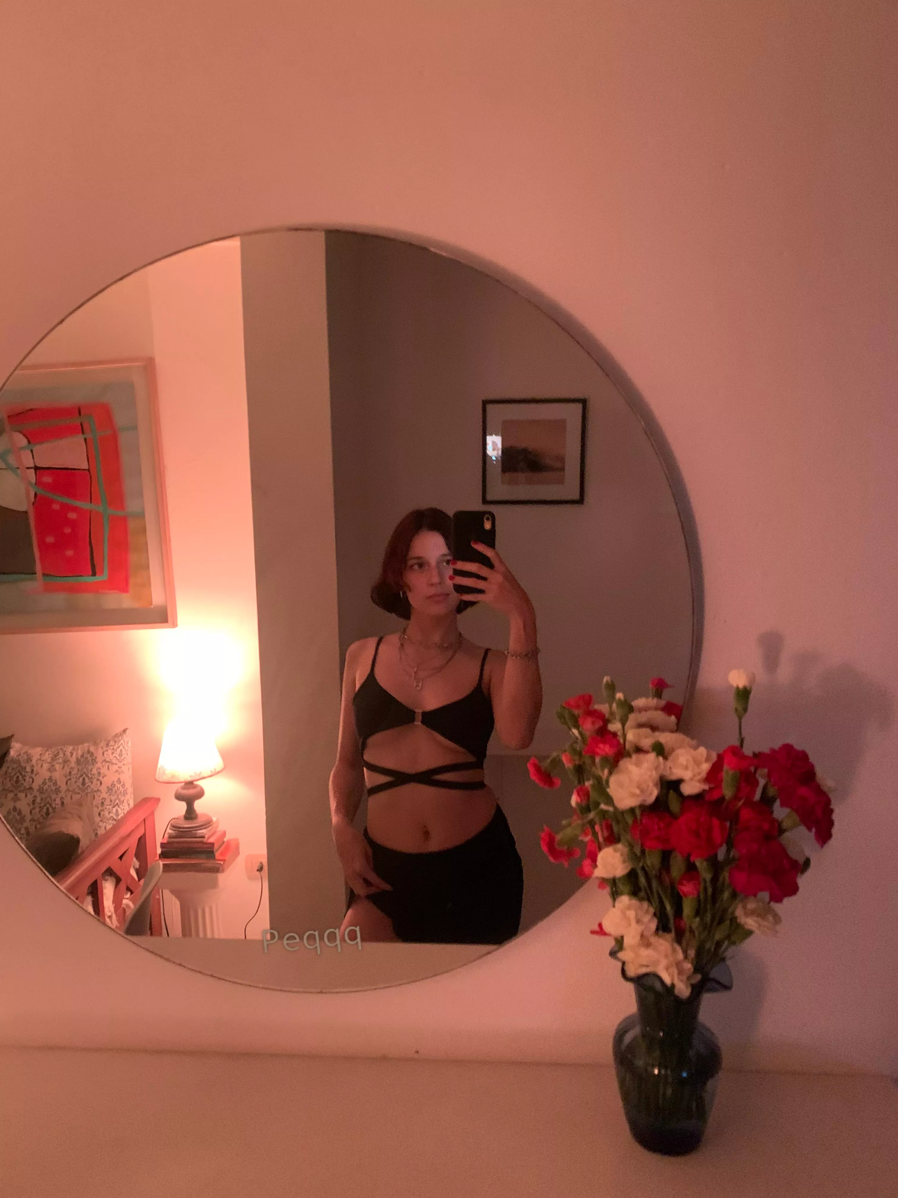 Aaaalways wearing black to go out like the bad girl I am ;) 