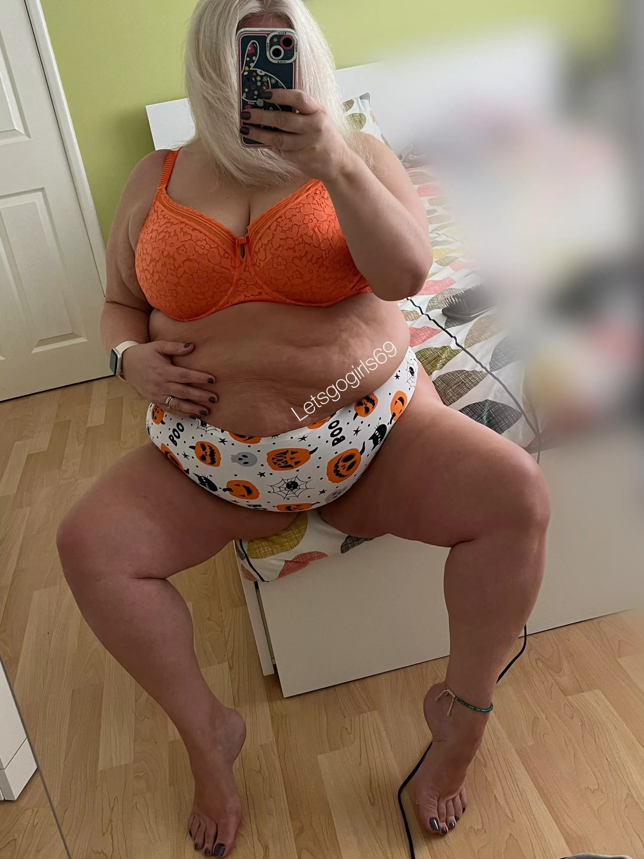 🎃… and thighs🎃