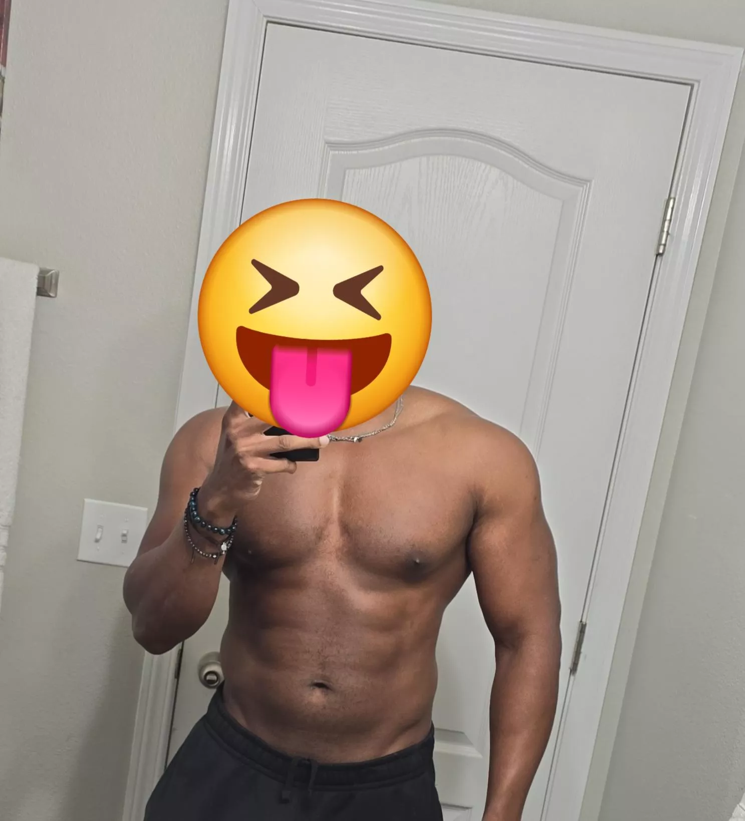 BBC looking for hotwife or single ladies 