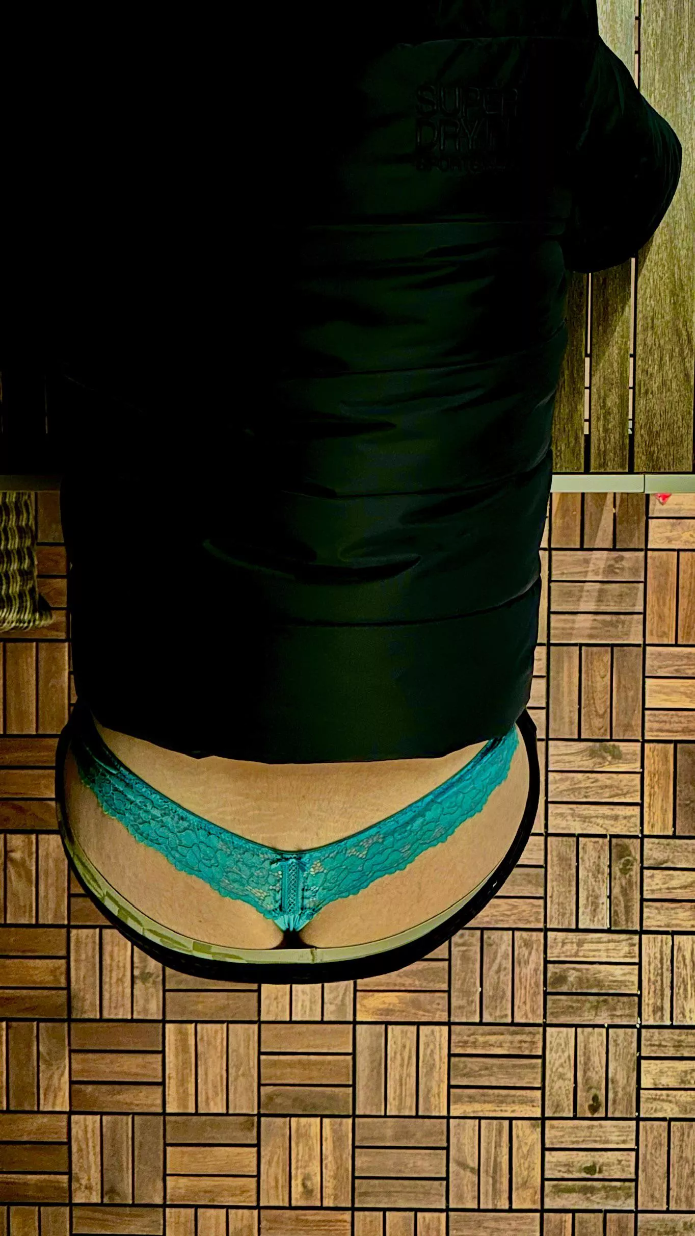 Bending over for a morning tail - do you like it? 😋