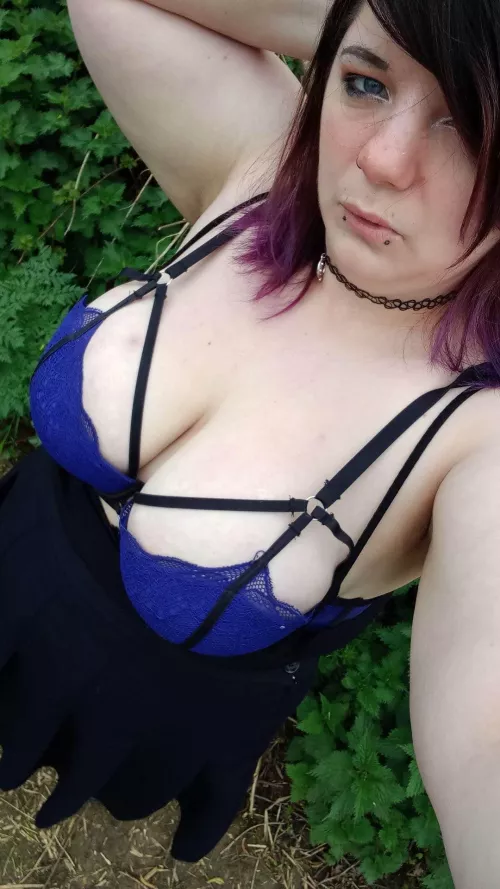 Big tits and a big body😘