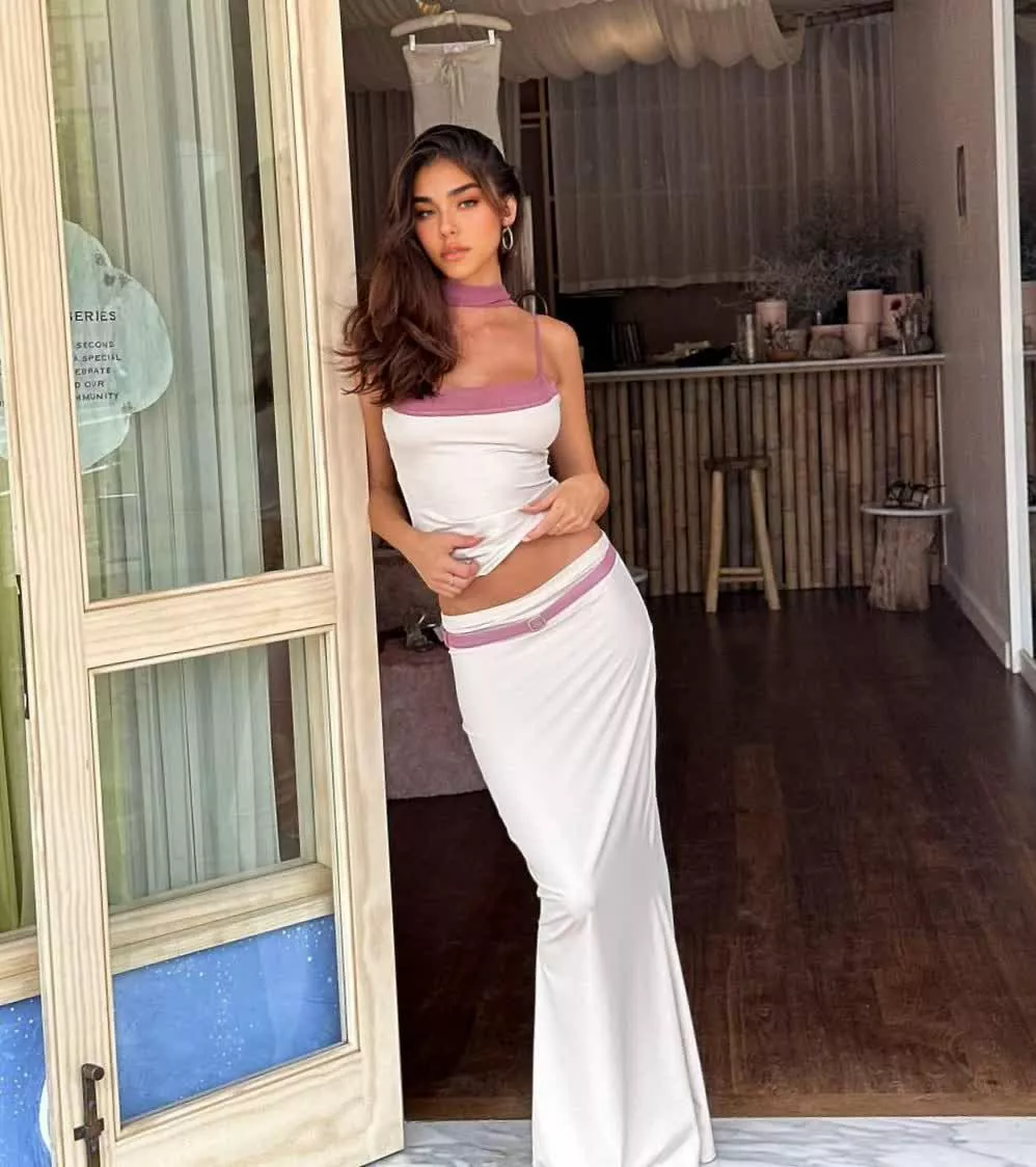 Can you handle the allure that comes with this captivating presence?