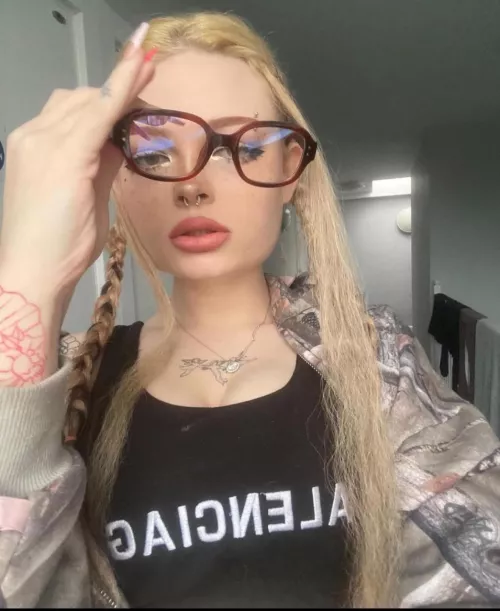 Come be daddy’s little whore :3 obey. Give in. Be my property. 🇬🇧💰 (21yo British findomme)