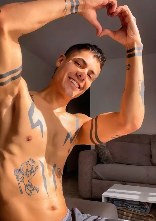 Come fill it with kisses 