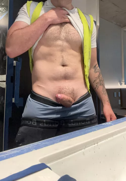 Come lend me a hand at work ?