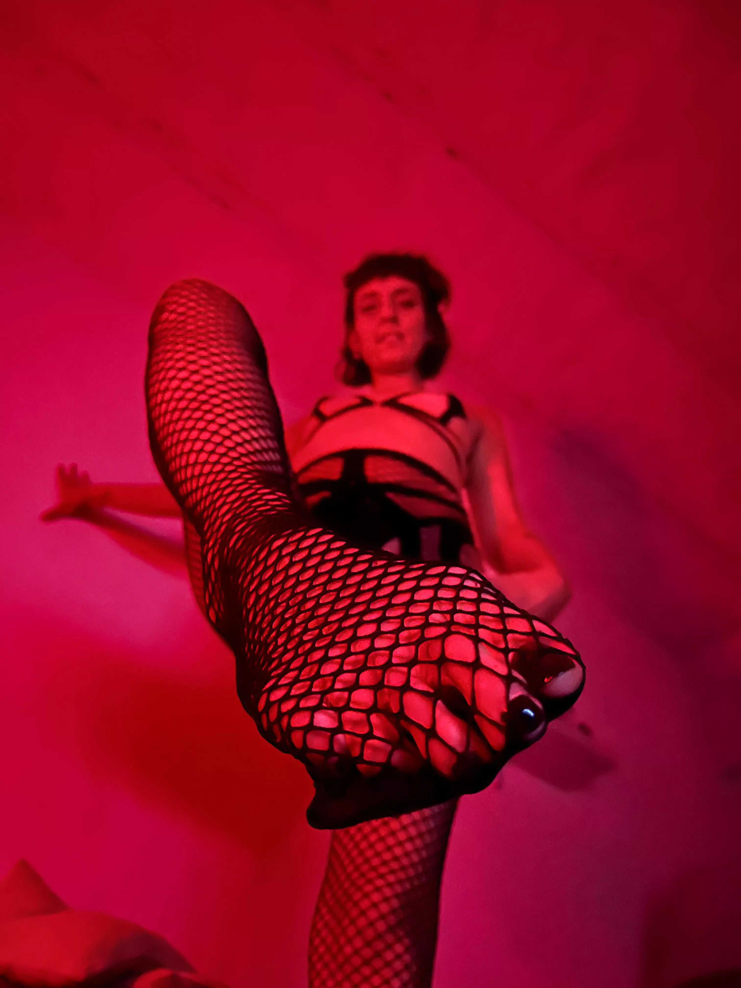 come on! suck every toe of mine!