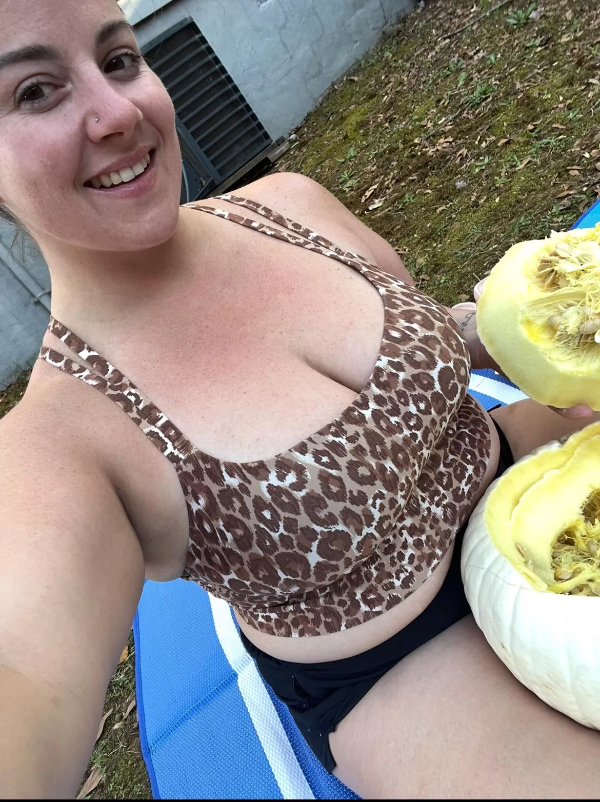 Come play with my pumpkins