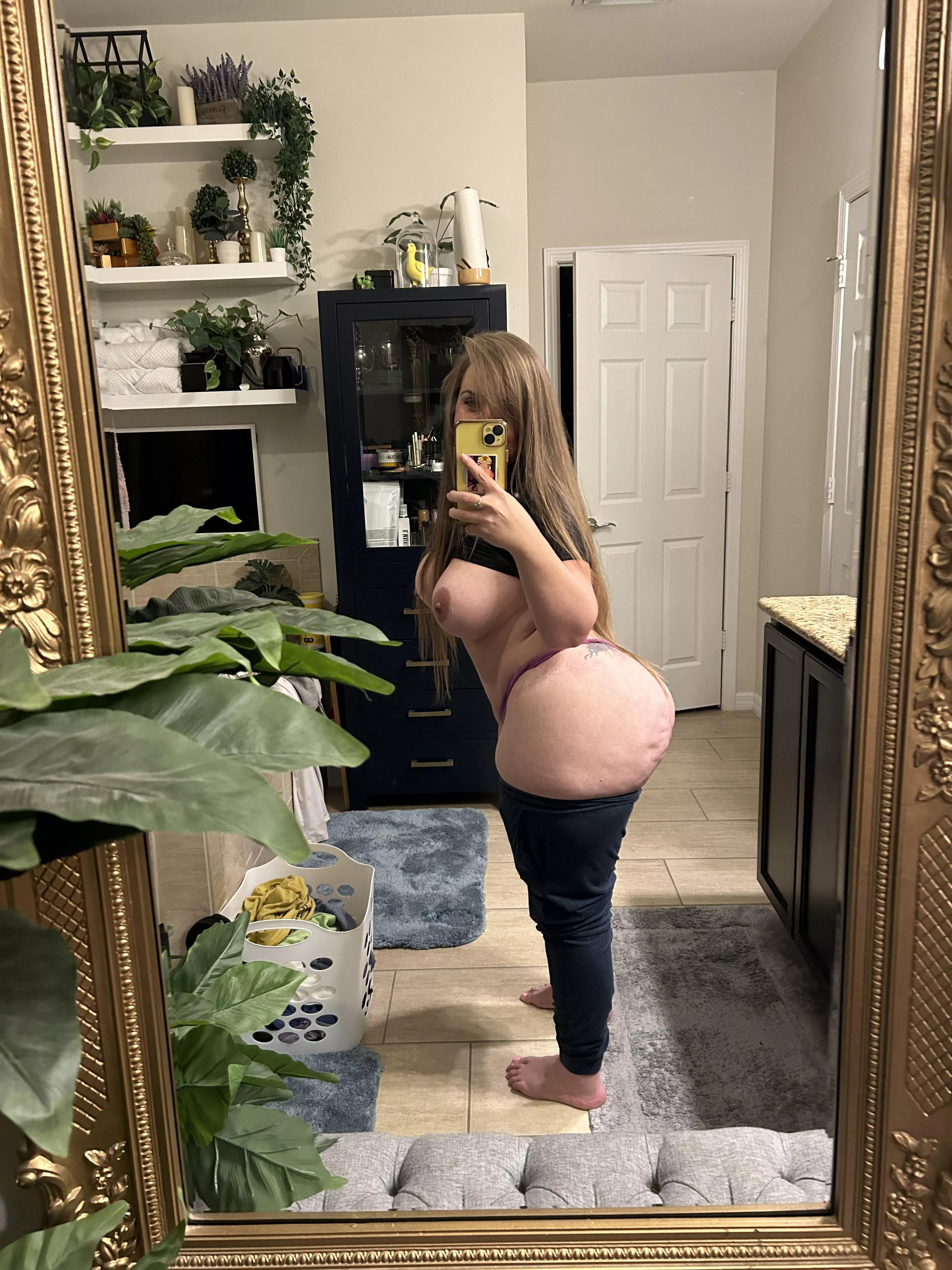 Curvy mama (f) big tits and a phat ass 