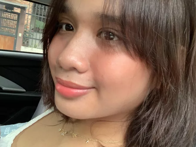 Do I look cute? 🥹