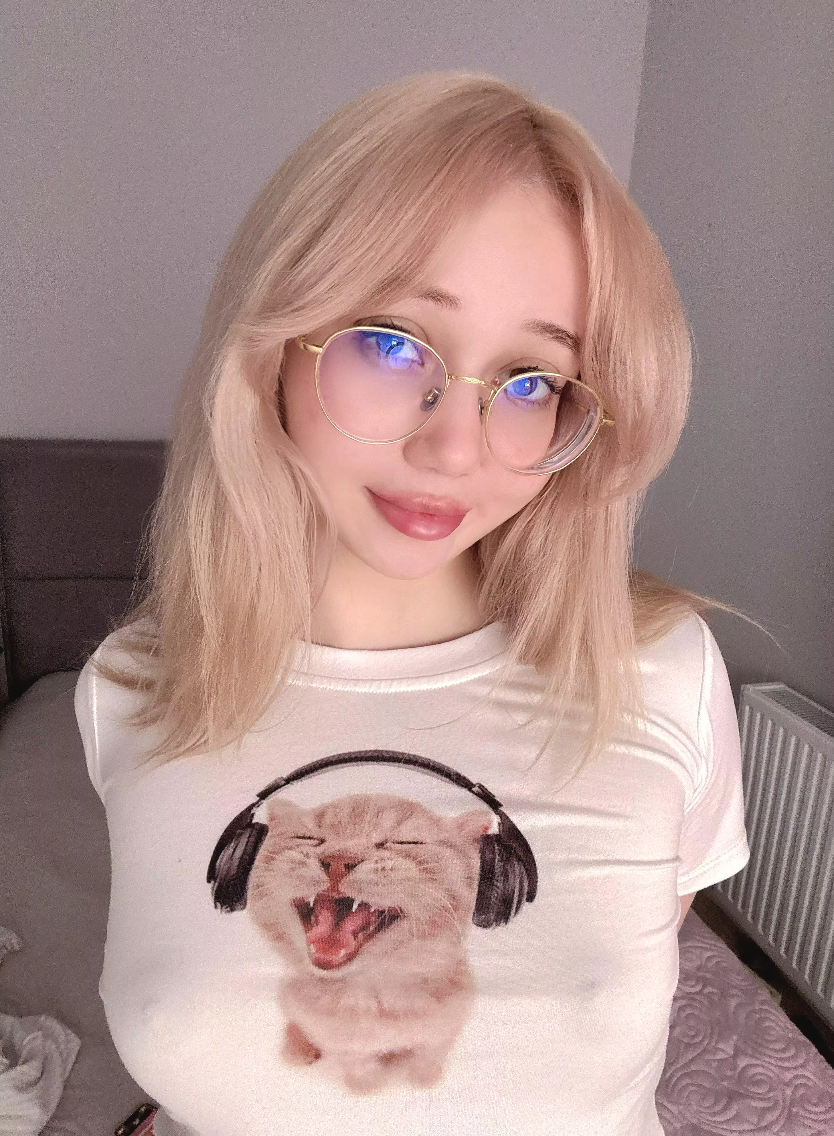 Do you like naughty blonde?