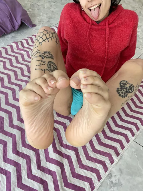 Do you mind if I rest my soles in your face?