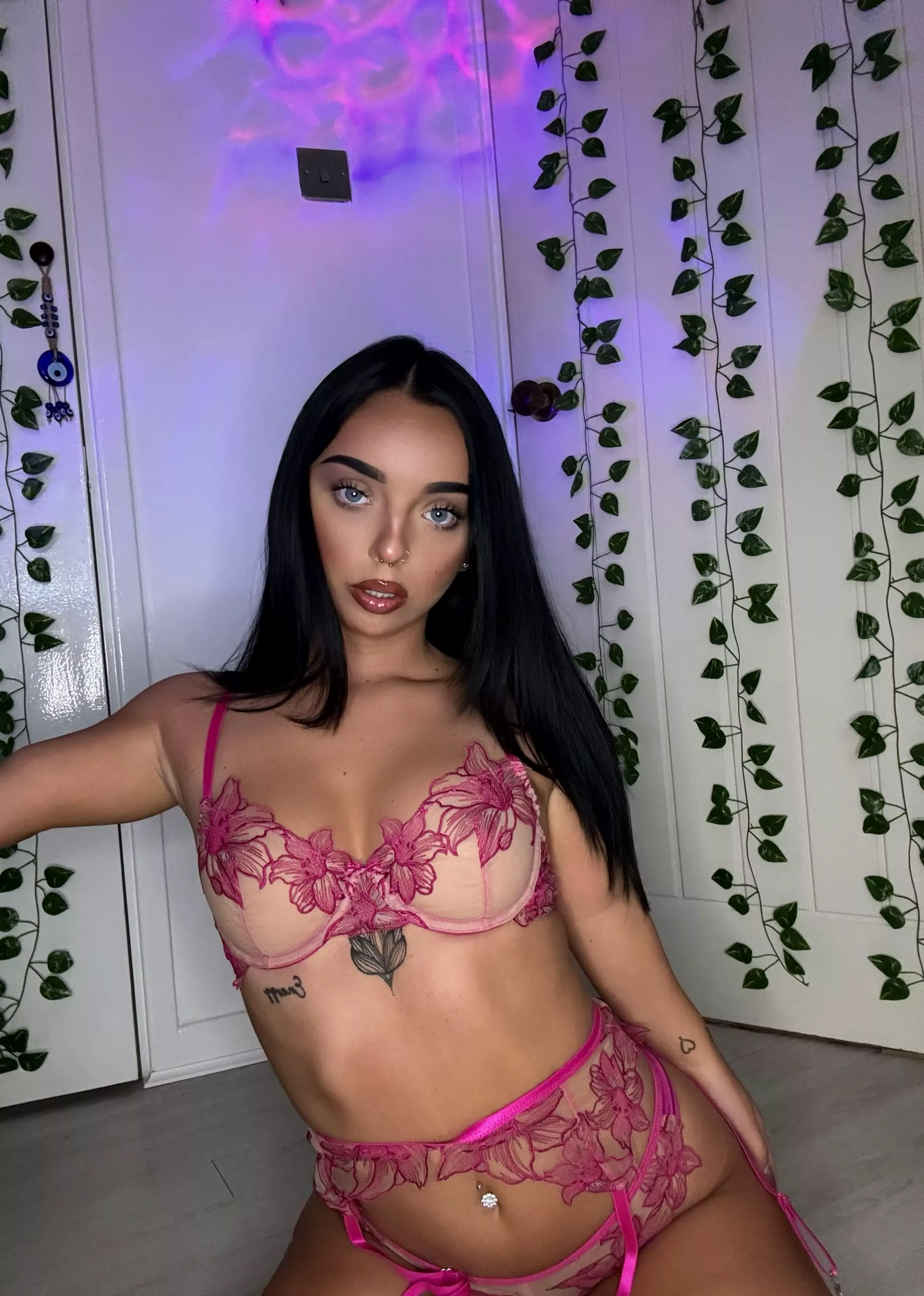 Do you think smaller girls can be sexy in lingerie?