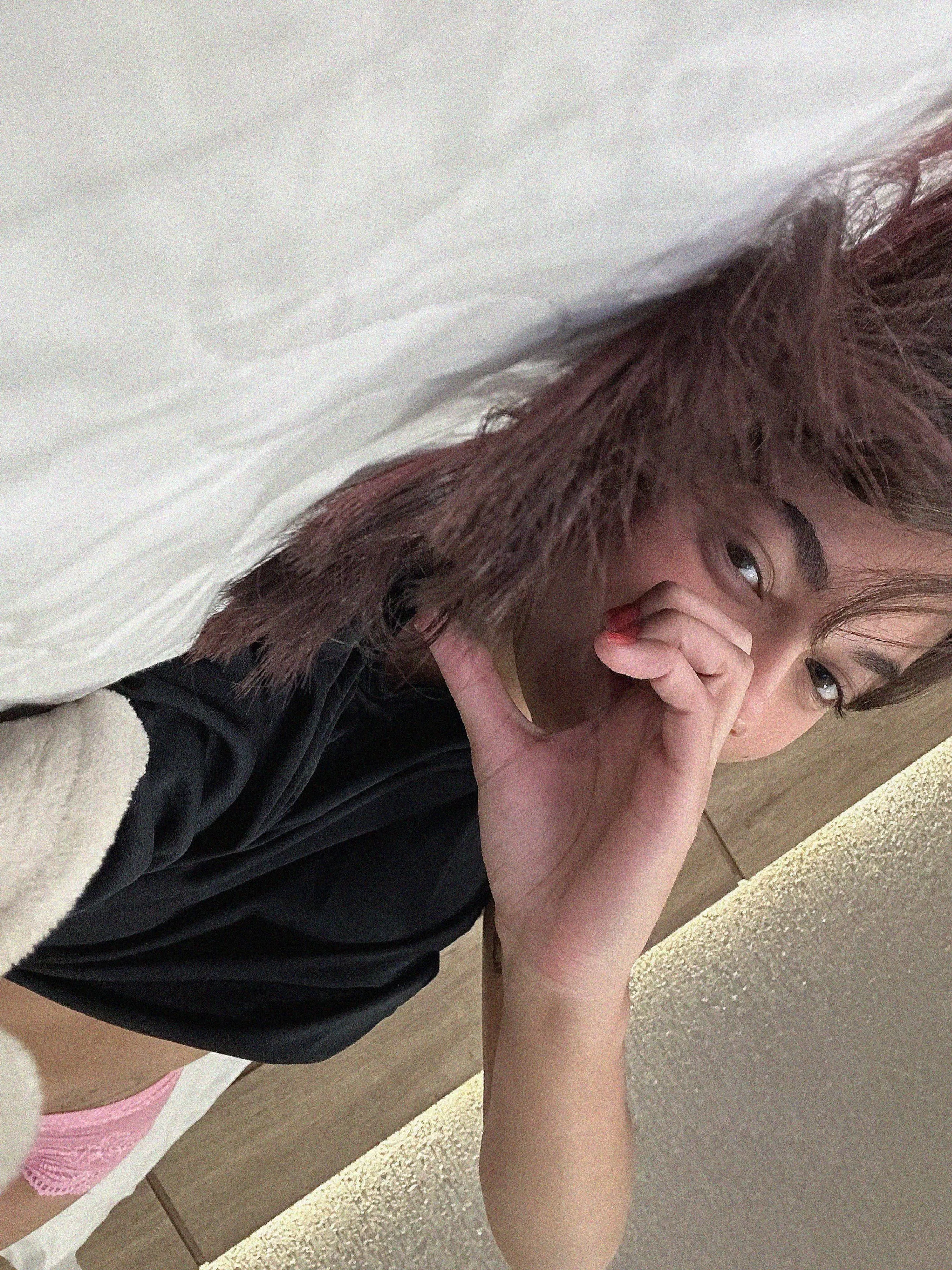 got a little heart-shaped hole… who wants to fill it in a naughty way? F19