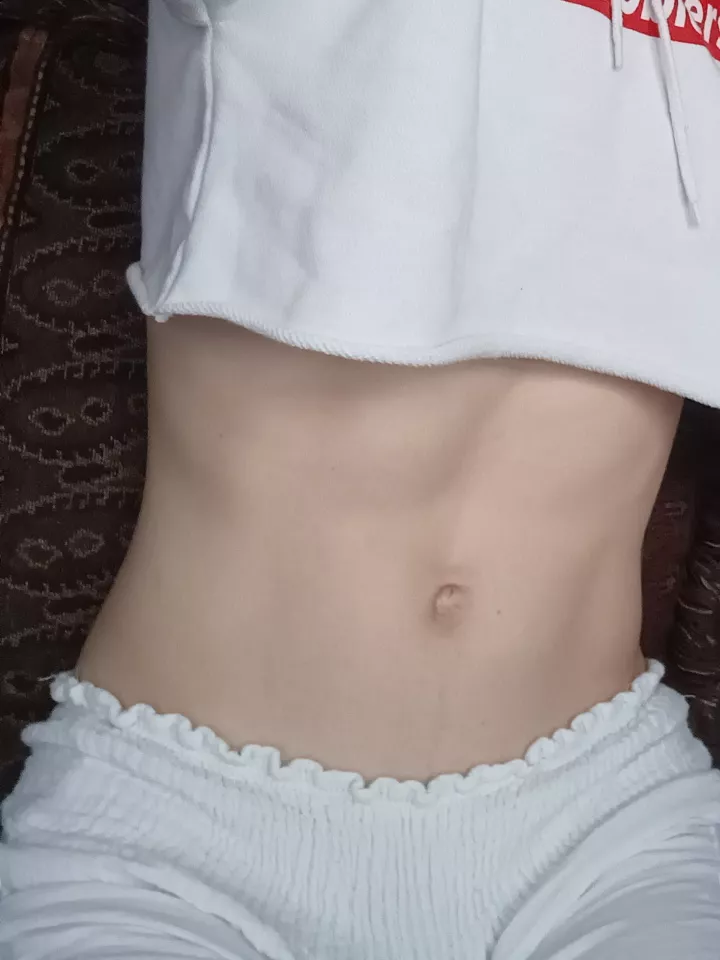 Hi beautiful babys (femboy tummi)