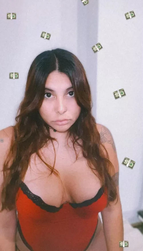 I am your goddess, praise me 