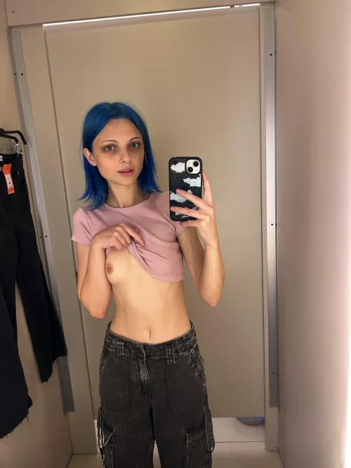 I love taking selfies in fitting rooms