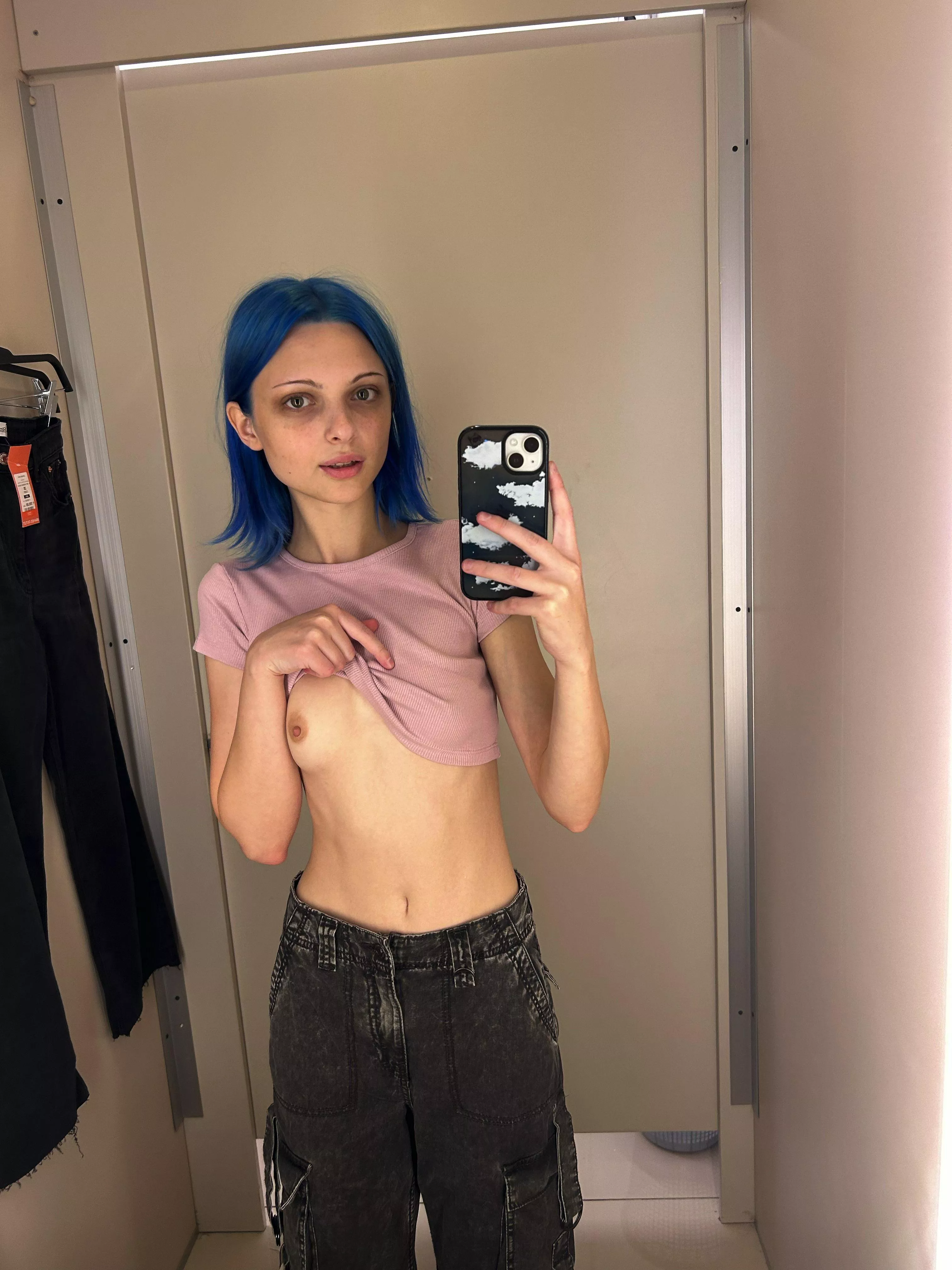 I love taking selfies in fitting rooms