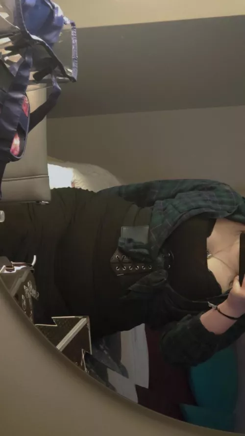 I love the way this outfit looks with my tummy