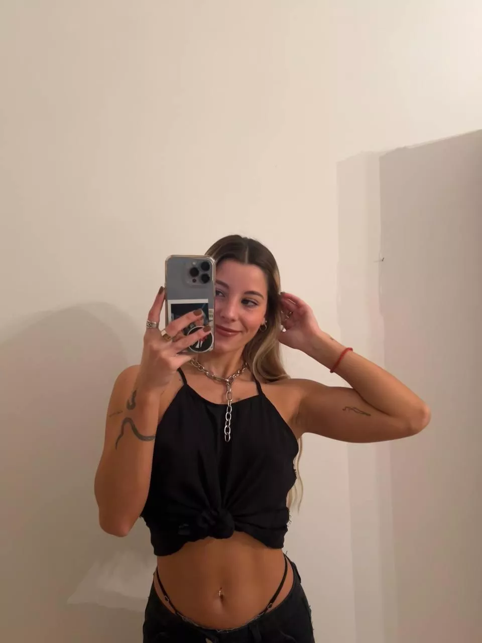 I love to show my thongstrap, makes me feel so sexy