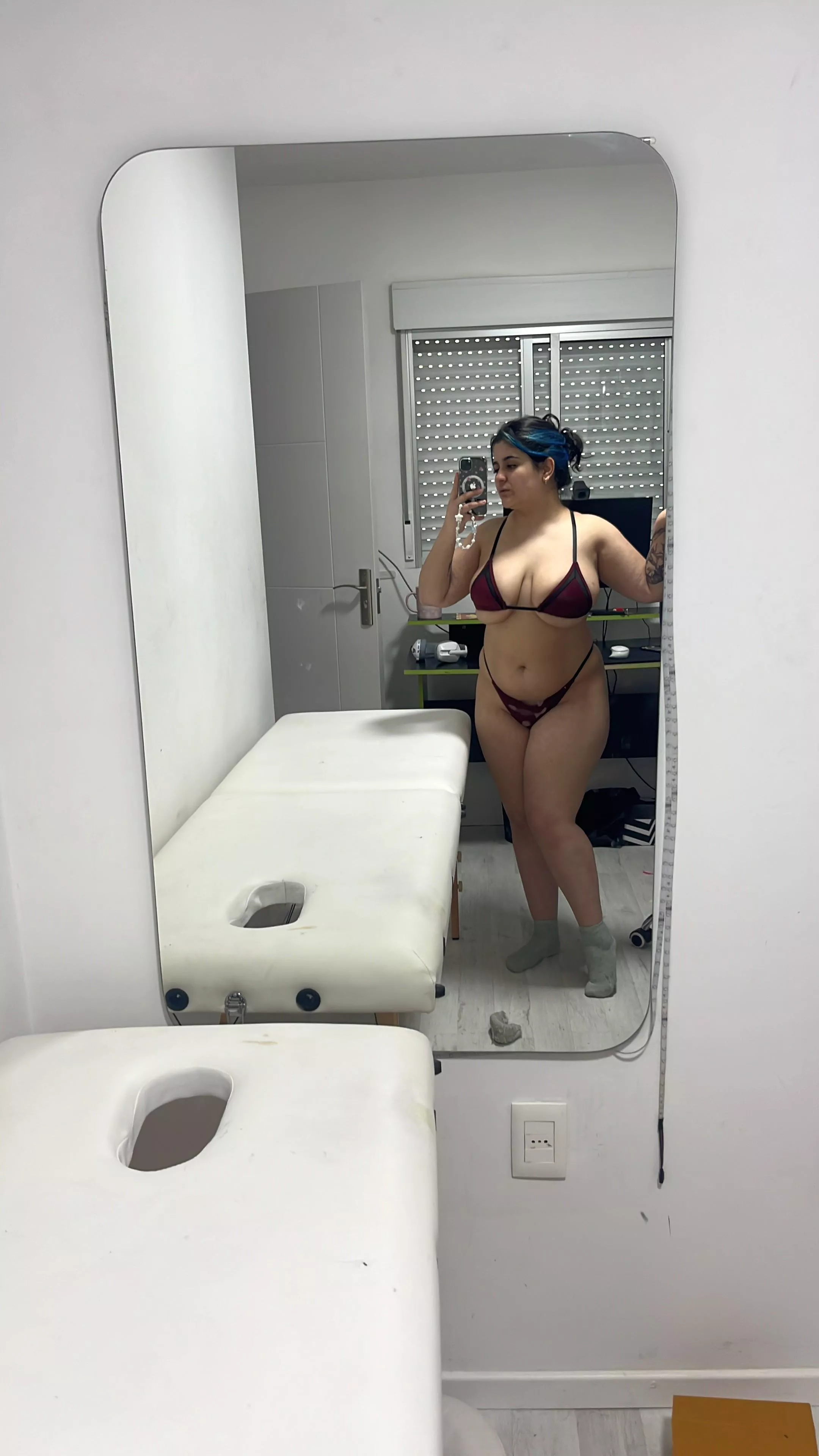 I need someone to eat me out on my break