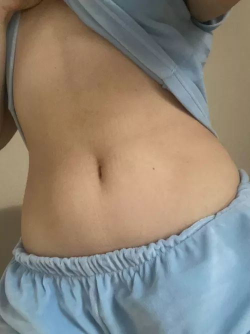 I want you to kiss my belly button