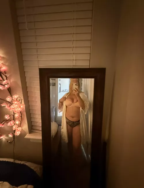 I woke up literally so horny this morning… anyone else :)