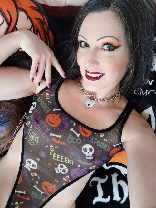if you like your goth whores with natural gray hair, then HI (I'm 43)