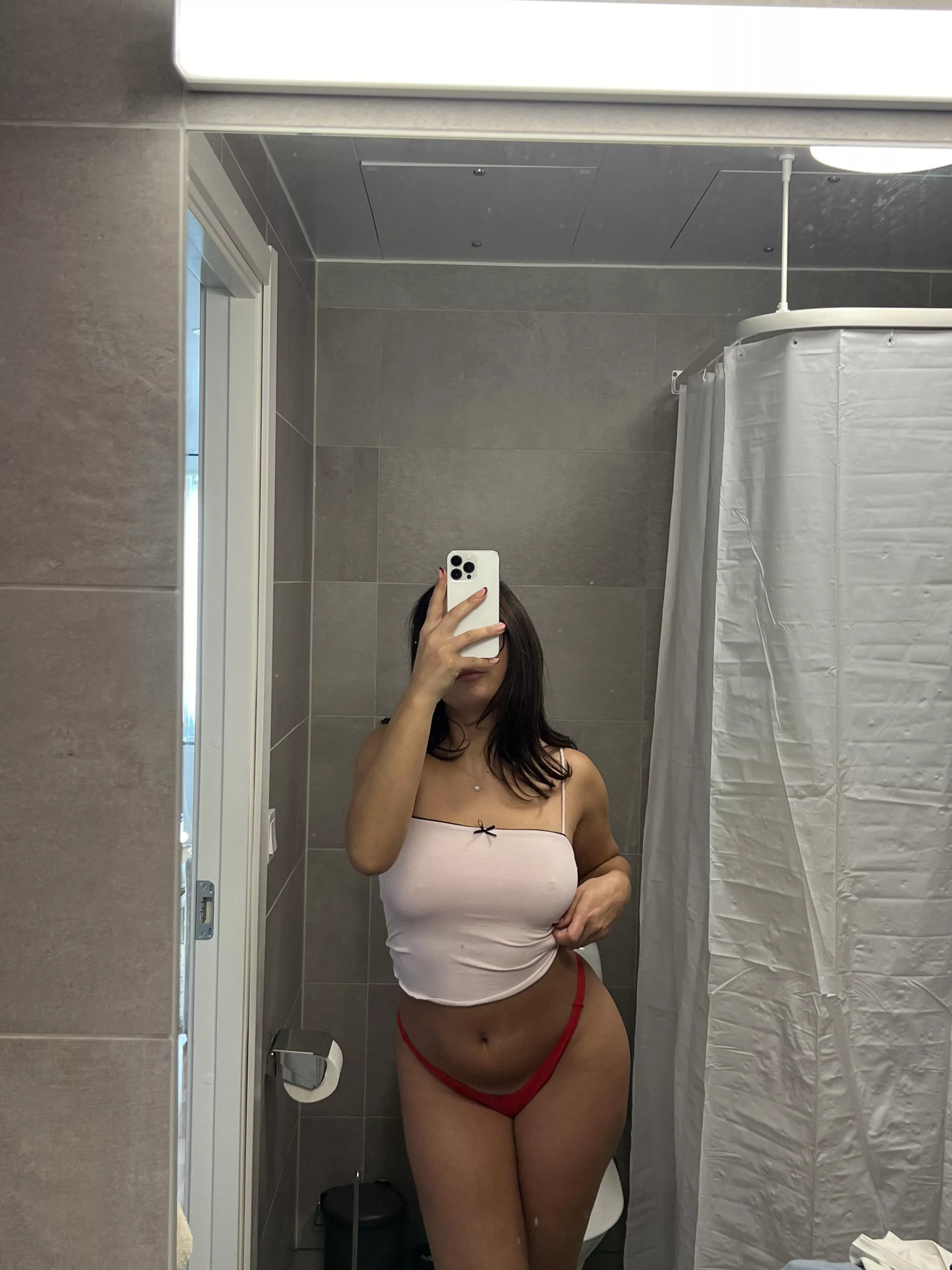 im wondering if you would cheat on your wife with me