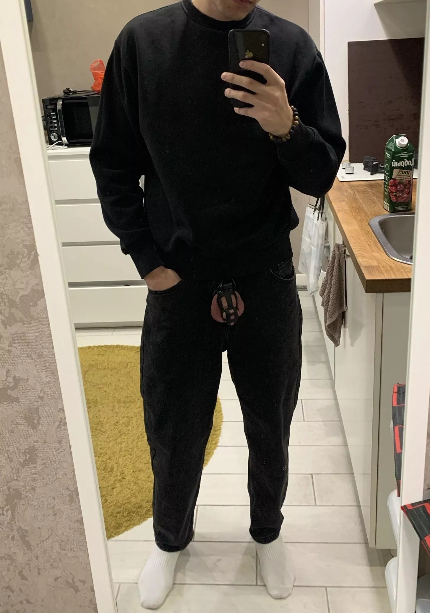 Is prepared for the workday🔒