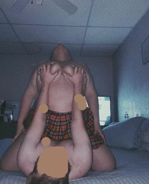 ISO dominant male for mfm to dom me OR dominant female to dom my husband w me orrr couples w a lil bit of both🤪 