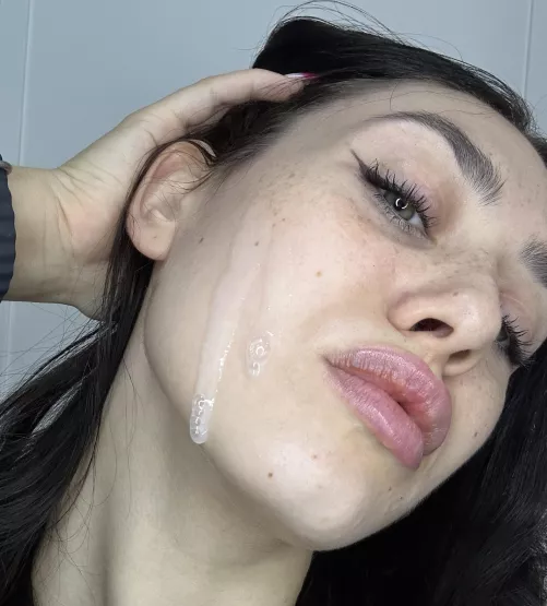 it makes me smile to have cum on my face