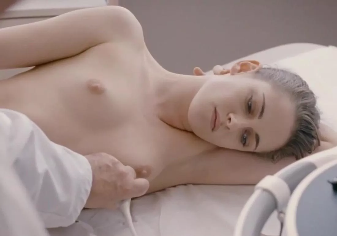 kristen stewart - personal shopper