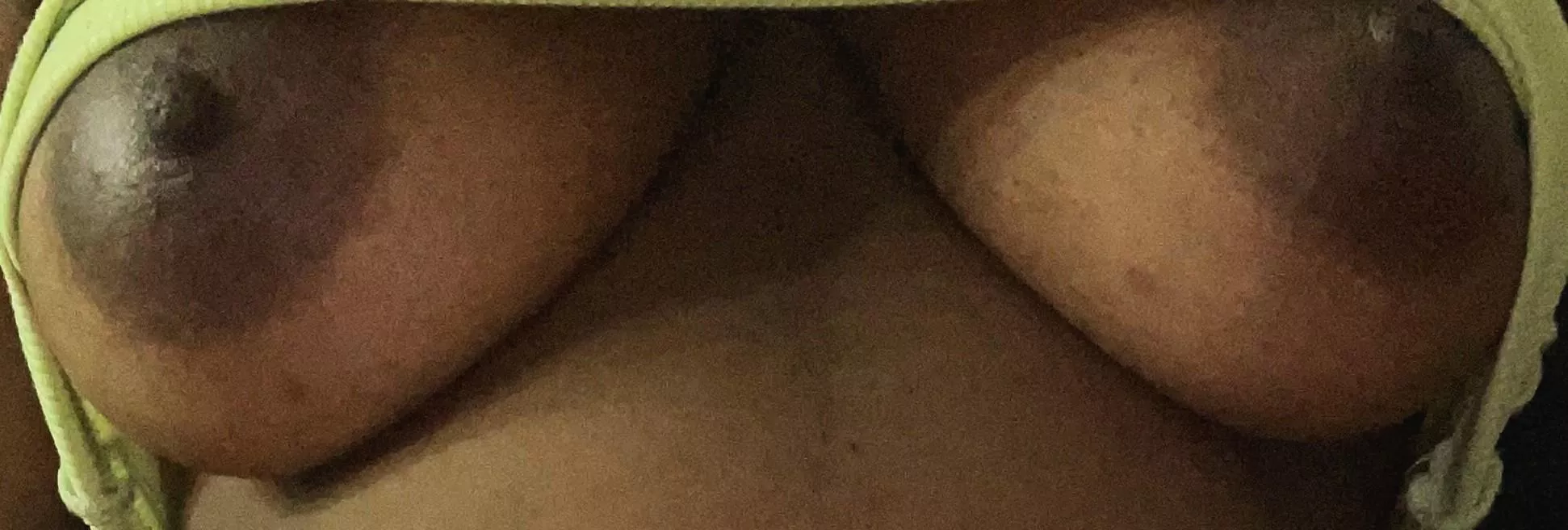 Let's play while I play with my raw naturals 