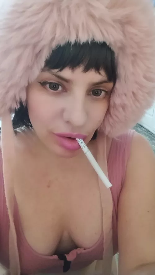life is pink if I have cigarettes