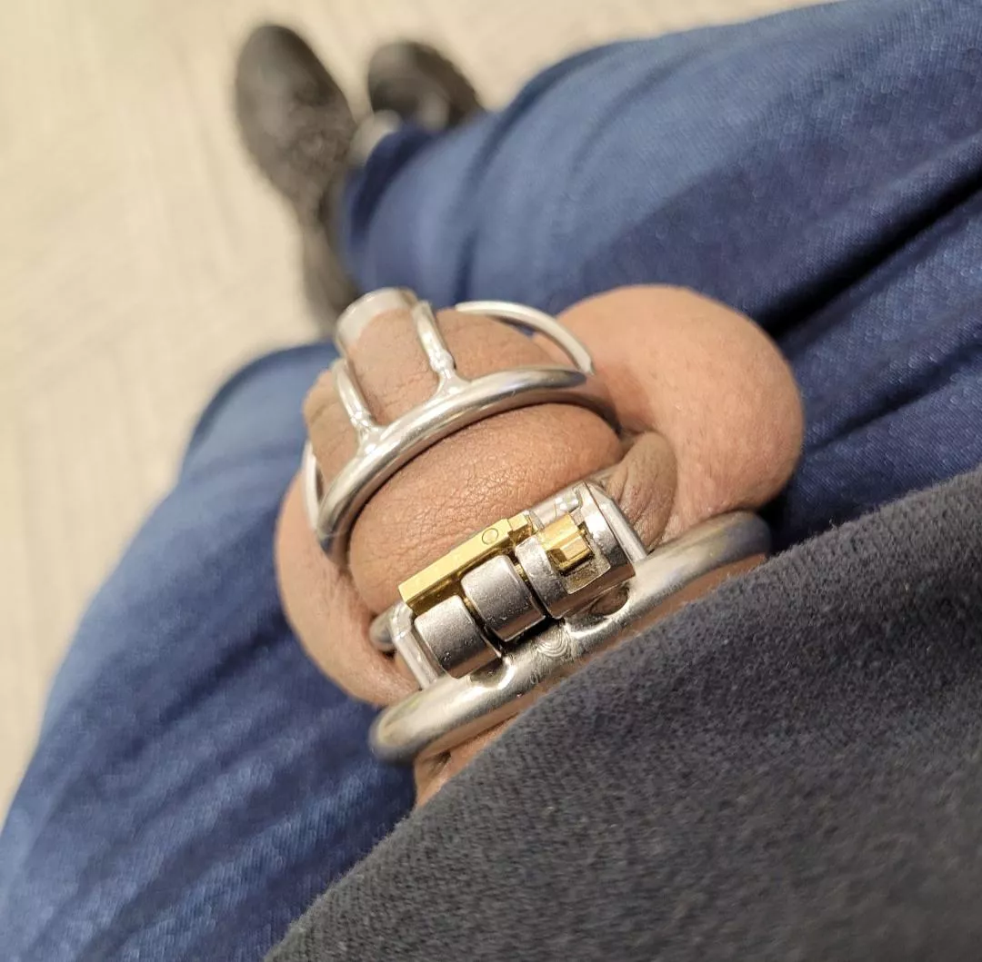 Locktober 2024 - day 29 - checking in from work whenever she asks me to 😎