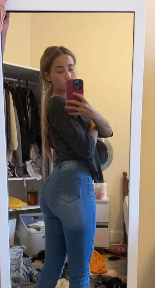 Looking for a big spender that's willing to throw hundereds of dollars on his little girl [online]