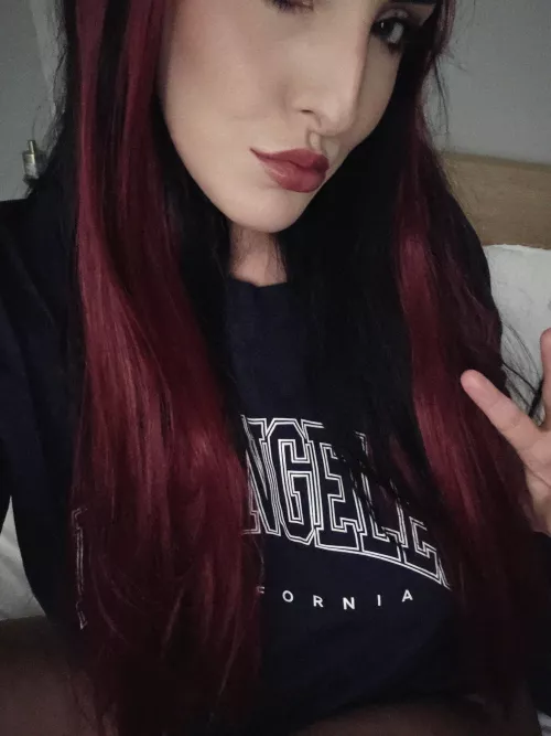 Looking for friendly vibes and easy convo 27F