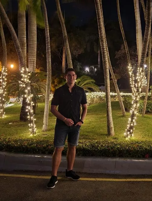 M4MF/F German guy [32] visits Midland Michigan and is looking for some nice people for fun