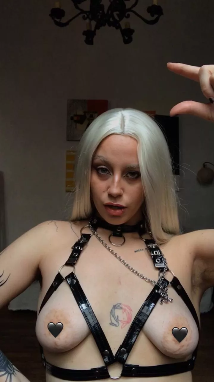 mommy has no mercy today😈