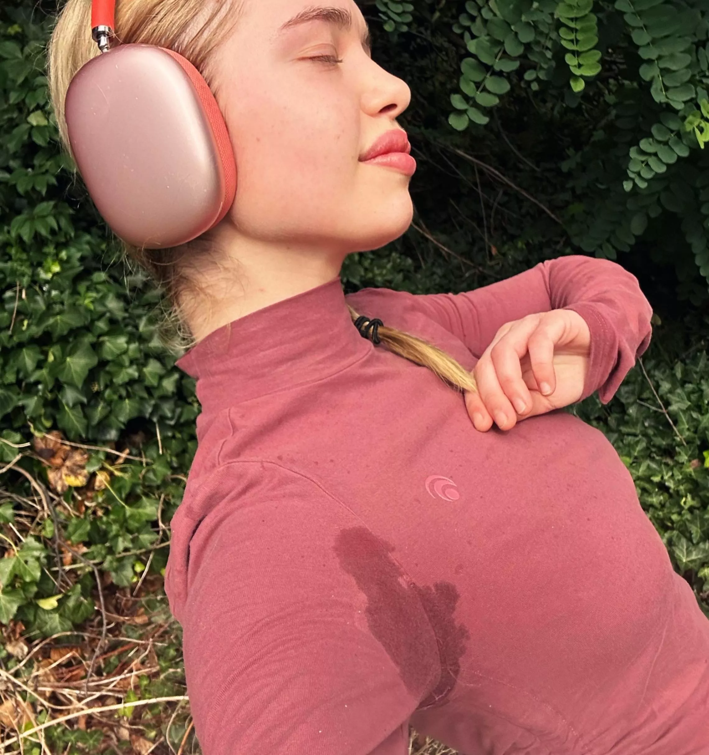 my armpits got so sweaty while I was running