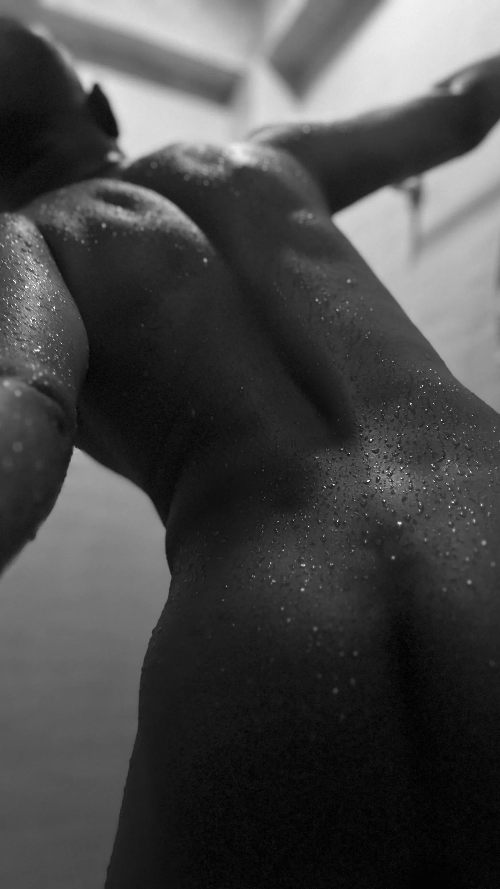 My body glitters