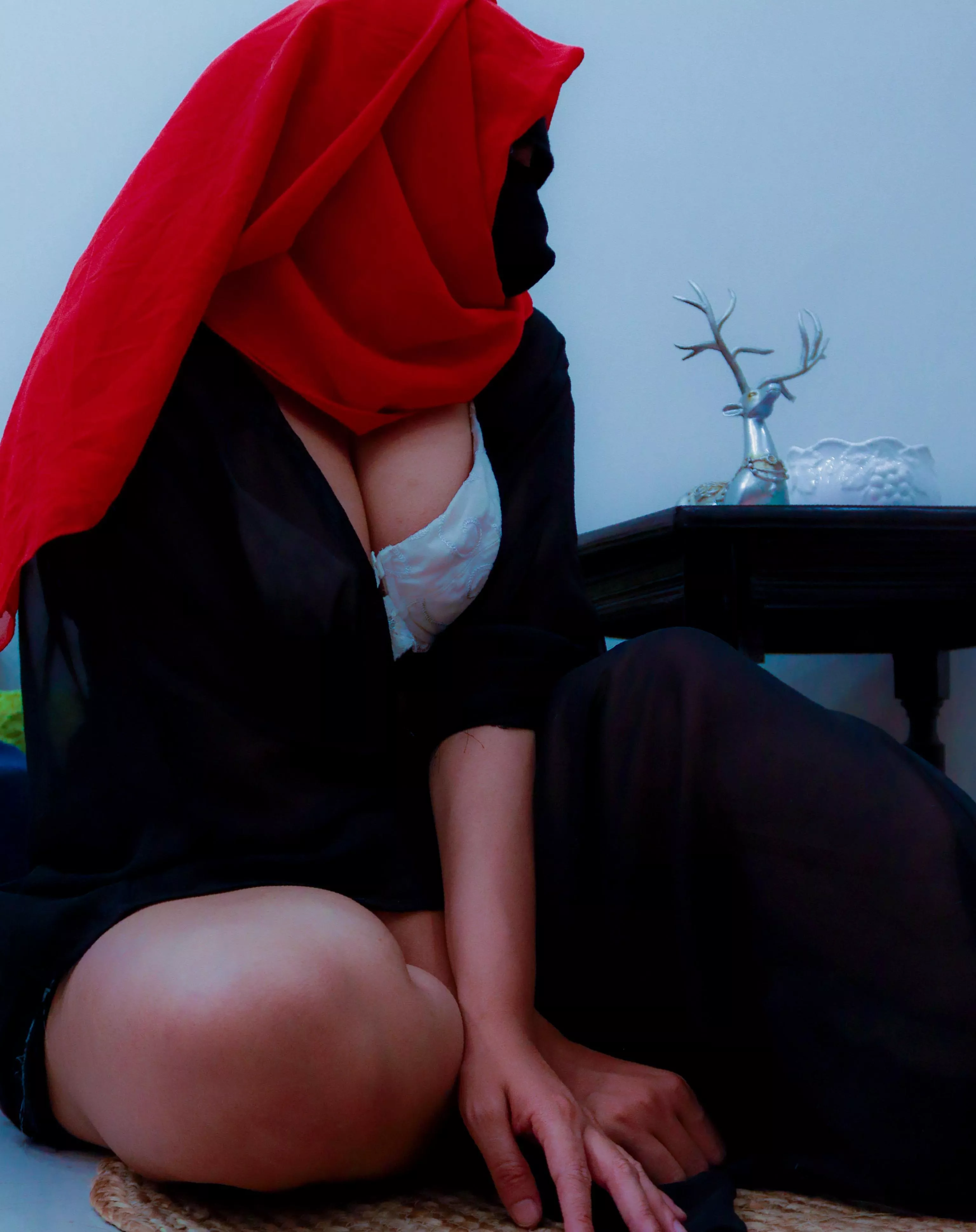 my hijabi friends are all about the abaya but me not so much