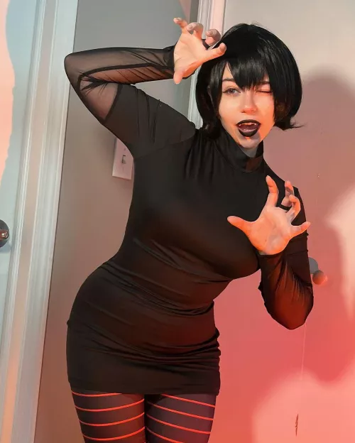 My Mavis Cosplay from Hotel Transylvania (not_sugashi)