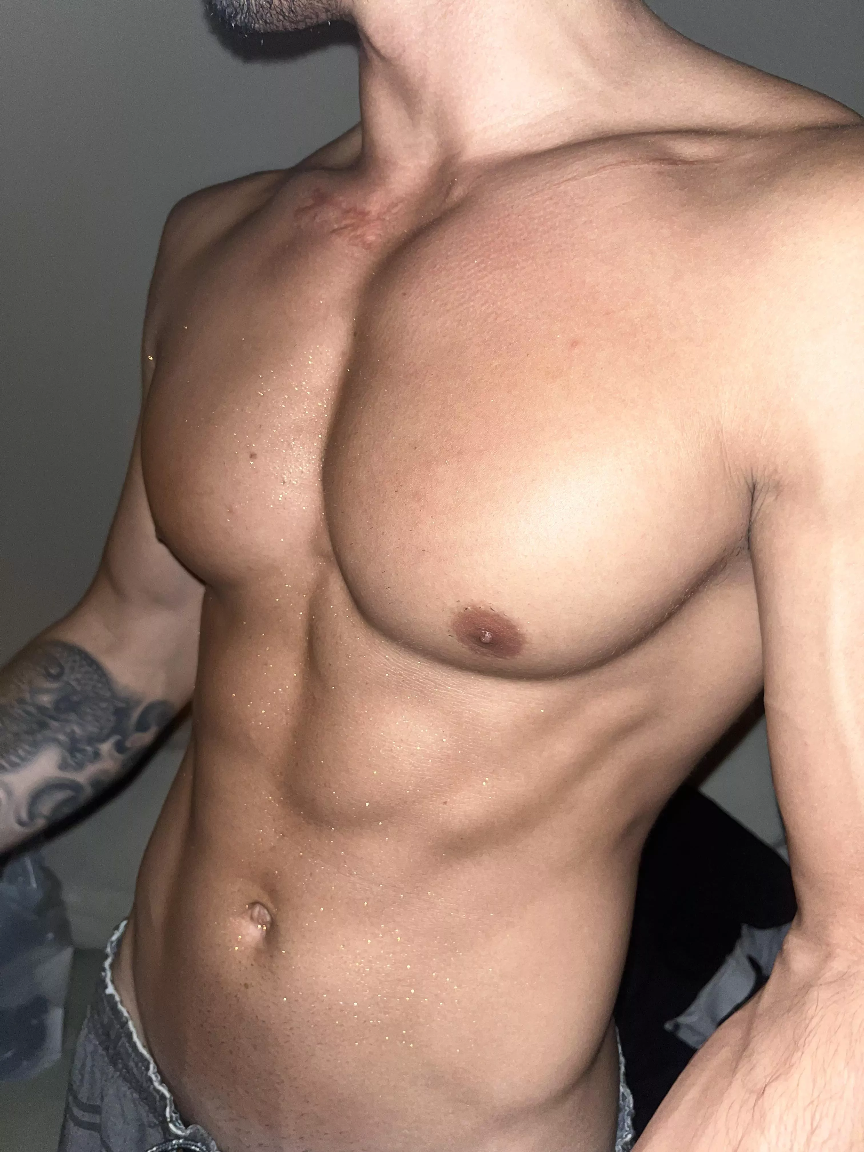 My nipples belong in your mouth 😈😈