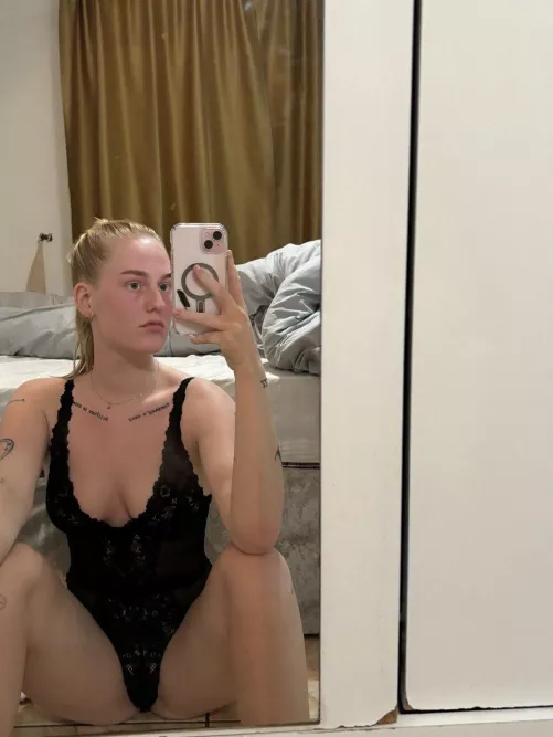 Naket i chatten till dom som tumme upp 🍒