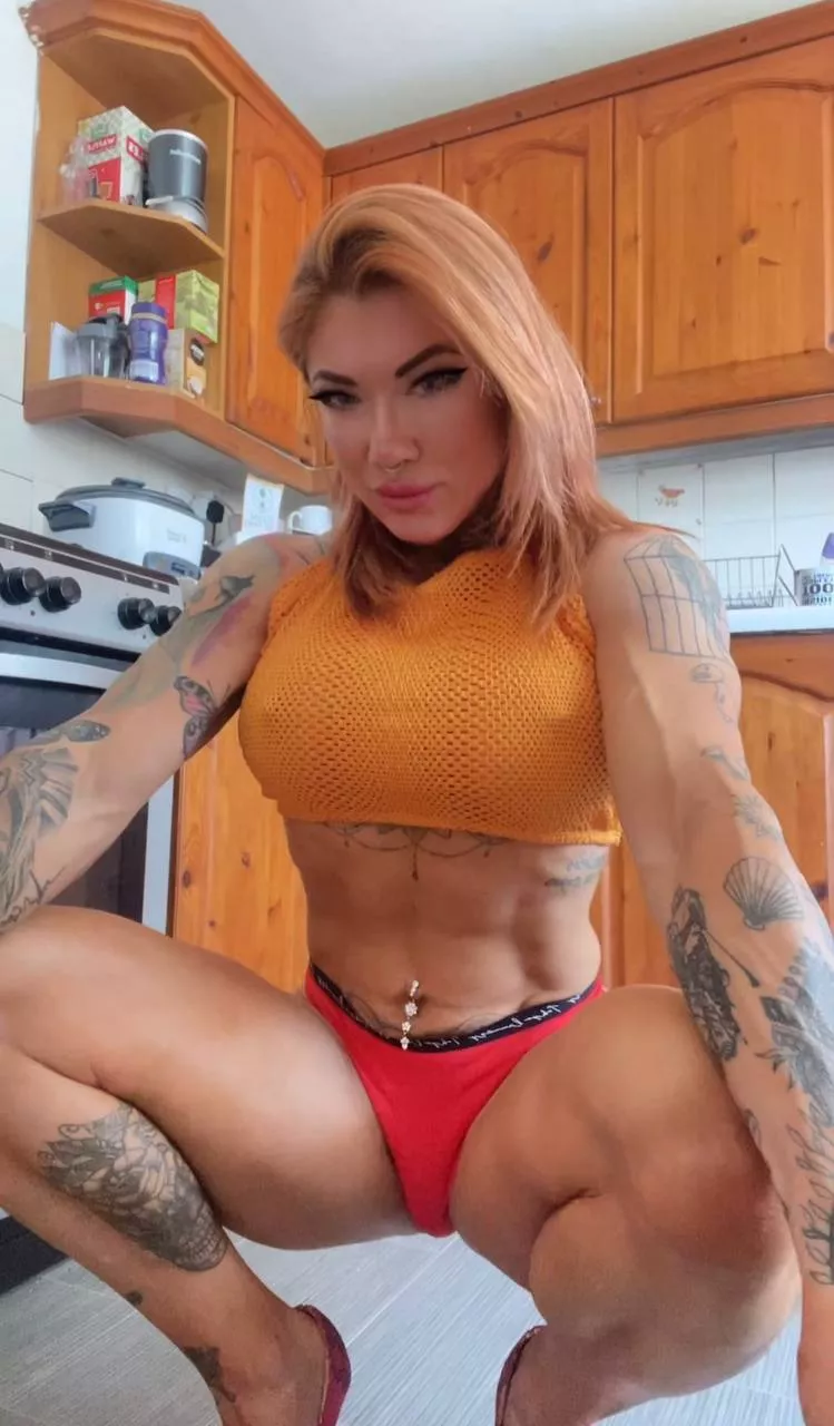 Naughty muscle mommy