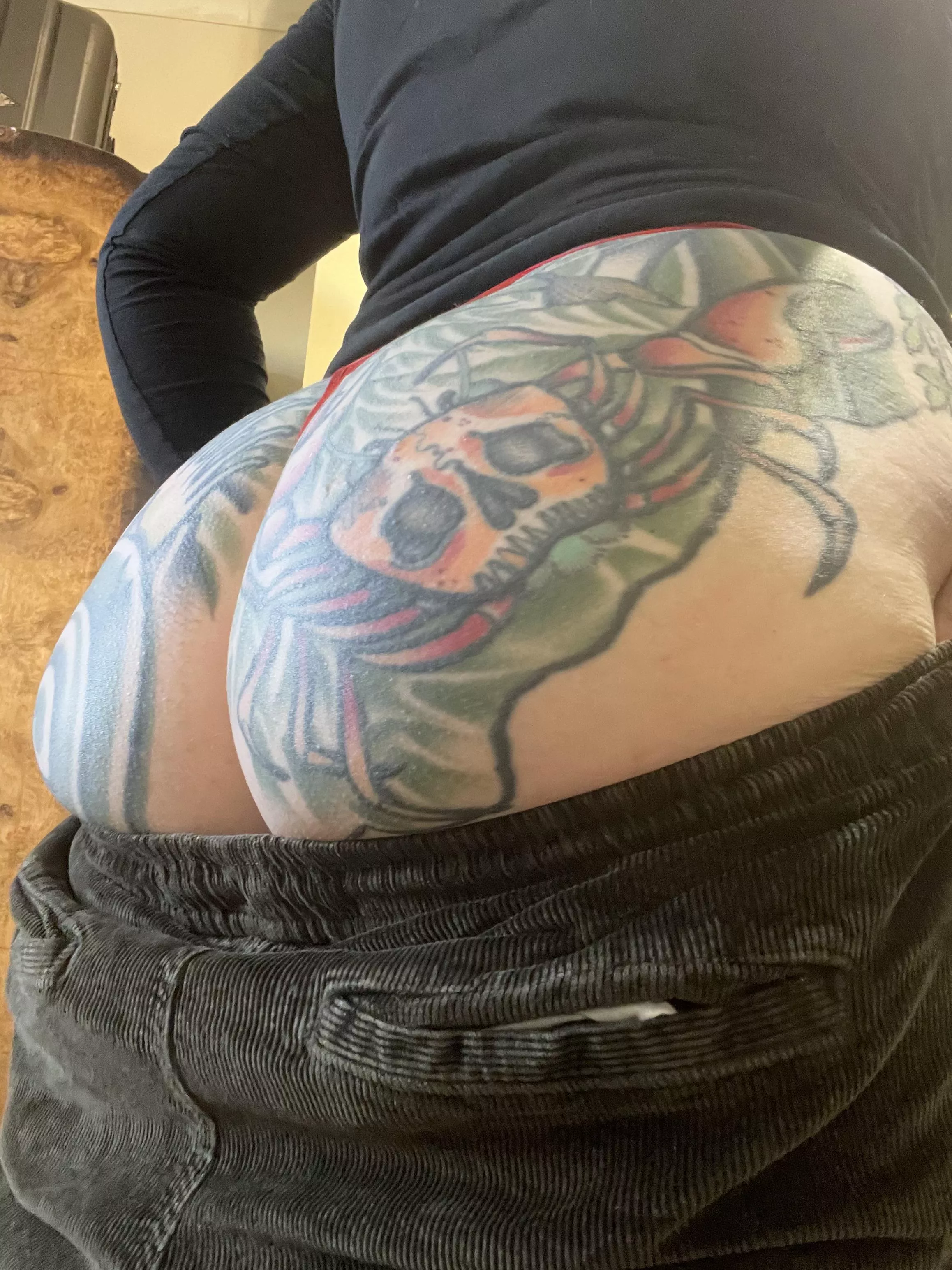 New here! How’s my tattooed butt?
