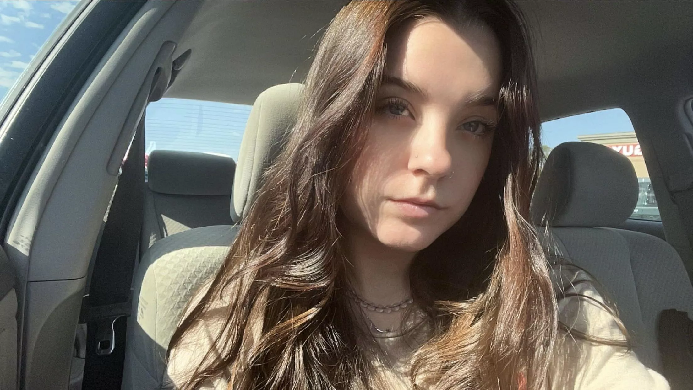 one day until my birthday piggies, i want to hear your wallets screaming for me💋